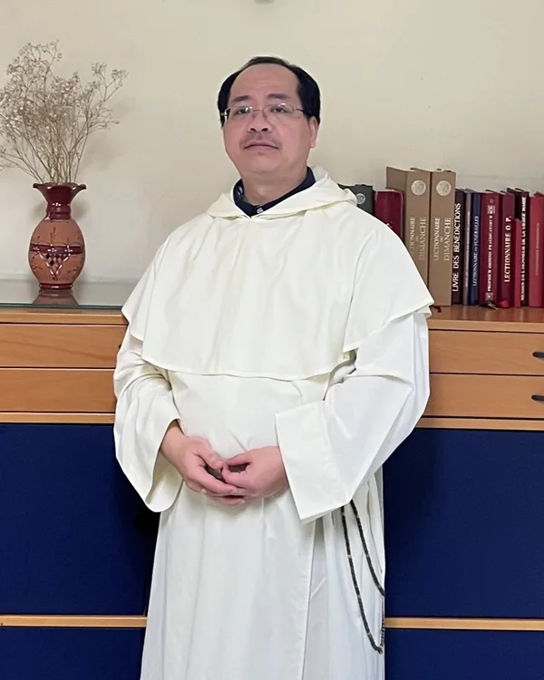 Thư ký: Lm. Gioan Phê Ny Ngân Giang, OP